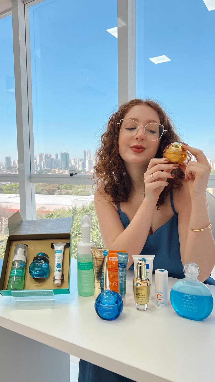 Apresentação da linha de dermocosméticos Anna Pegova